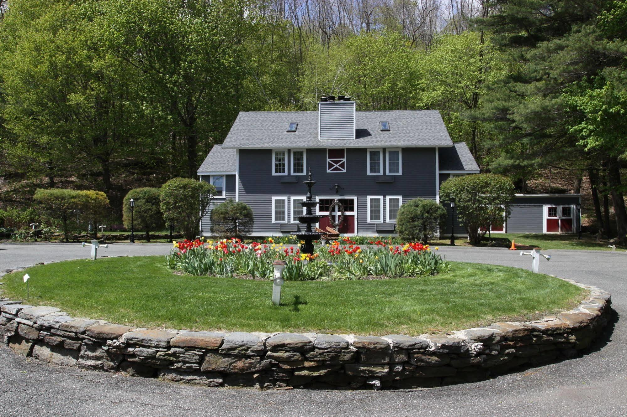 The Cornell Inn Lenox Exterior photo